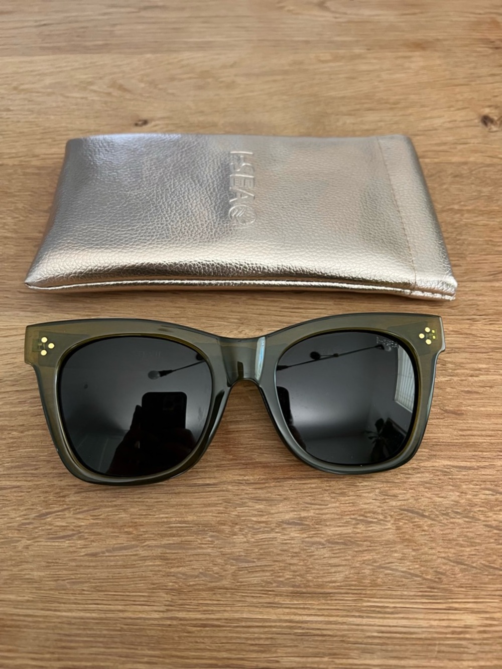 I-SEA Stevie Olive Green Square Sunglasses Dark Grey Lenses Wayfarer Polarized
